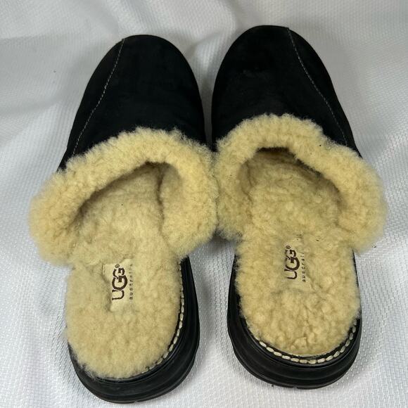 UGG Black and Cream Women's Slippers - Picture 8 of 11